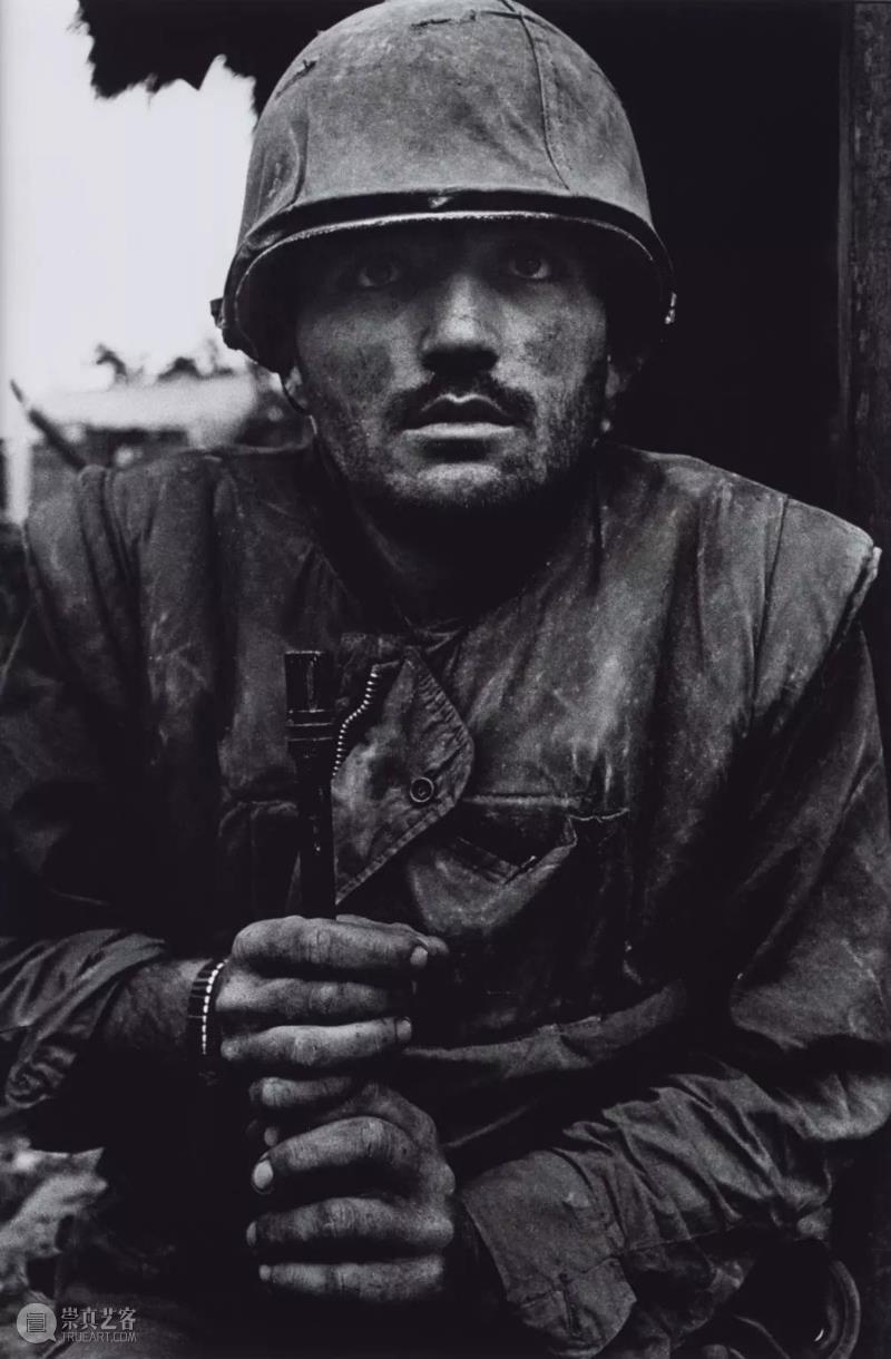 ▲ 唐·麦克库林,《震惊的美国海军陆战队,顺化战役》,拍摄于1968年,印于2013年,图