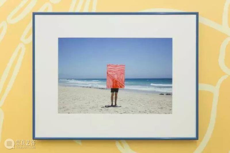 Under the Sun I,2017,digital printdyptic,同行/国王有一条普鲁士蓝鳗鱼手臂 | Luís Lázaro Matos,普鲁士蓝,Lázaro,鳗鱼,Luís,Matos,手臂,同行,国王,视频,Gibraltar