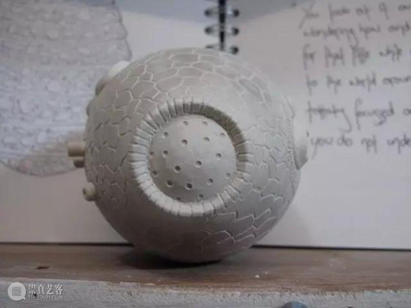 【IFA-艺术赏析】Anna Whitehouse 的黏土Inktober挑战!100天到底可以改变些什么?,Whitehouse,黏土,IFA,Anna,图案,粘土,英国,陶瓷,哈罗盖特,Harrogate