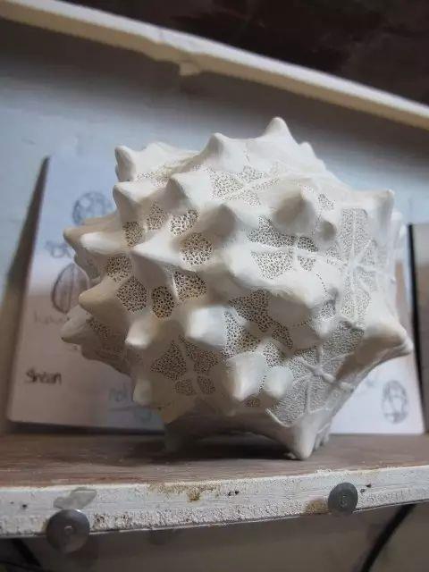 【IFA-艺术赏析】Anna Whitehouse 的黏土Inktober挑战!100天到底可以改变些什么?,Whitehouse,黏土,IFA,Anna,图案,粘土,英国,陶瓷,哈罗盖特,Harrogate