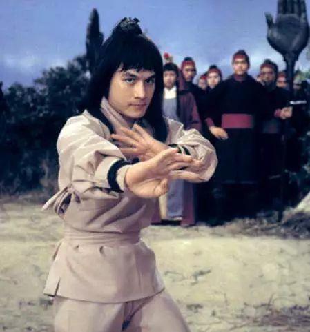 ▲傅声,专辑 ▎她曾与邓丽君齐名，唱了一辈子，爱了一辈子,专辑,邓丽君,甄妮,罗文,演唱会,傅声,香港,主题曲,英雄,婚姻