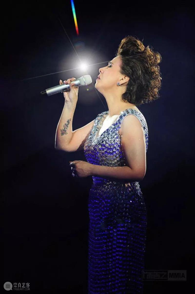 专辑 ▎她曾与邓丽君齐名，唱了一辈子，爱了一辈子,专辑,邓丽君,甄妮,罗文,演唱会,傅声,香港,主题曲,英雄,婚姻