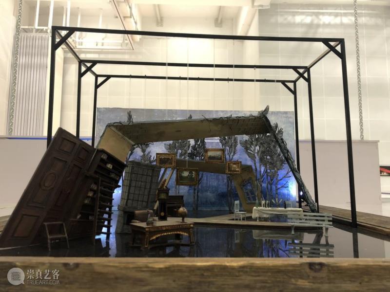 动态丨《边文彤舞美作品展》在中央戏剧学院展出,中央戏剧学院,动态,边文彤舞美作品展,舞美,舞台,边文彤,导演,模型,戏剧,剧照