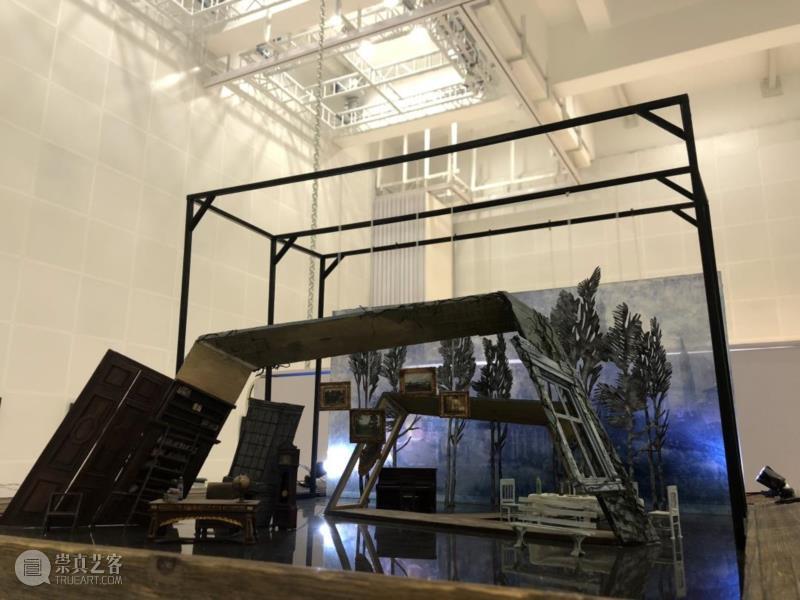 动态丨《边文彤舞美作品展》在中央戏剧学院展出,中央戏剧学院,动态,边文彤舞美作品展,舞美,舞台,边文彤,导演,模型,戏剧,剧照