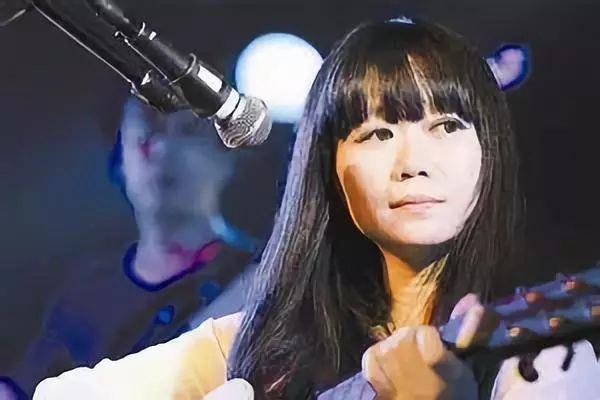专辑 ▎那个唱「嫁衣」的女孩儿没死,她还去联合国做了演讲,联合国,专辑,嫁衣,女孩儿,音乐,吴虹飞,阿飞,侗族,乐队,侗族大歌
