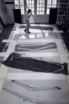 “色域绘画”在20世纪60年代与波普艺术和极少主义同是最重要的艺术形式。诺兰固执地坚守形式主义原则，