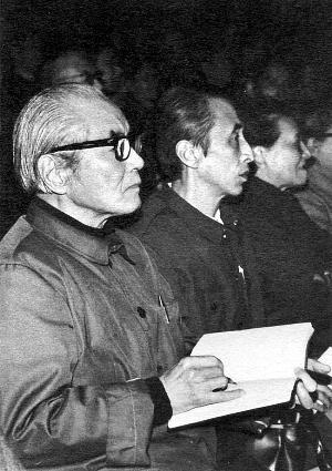 关良在观戏时速写.jpg