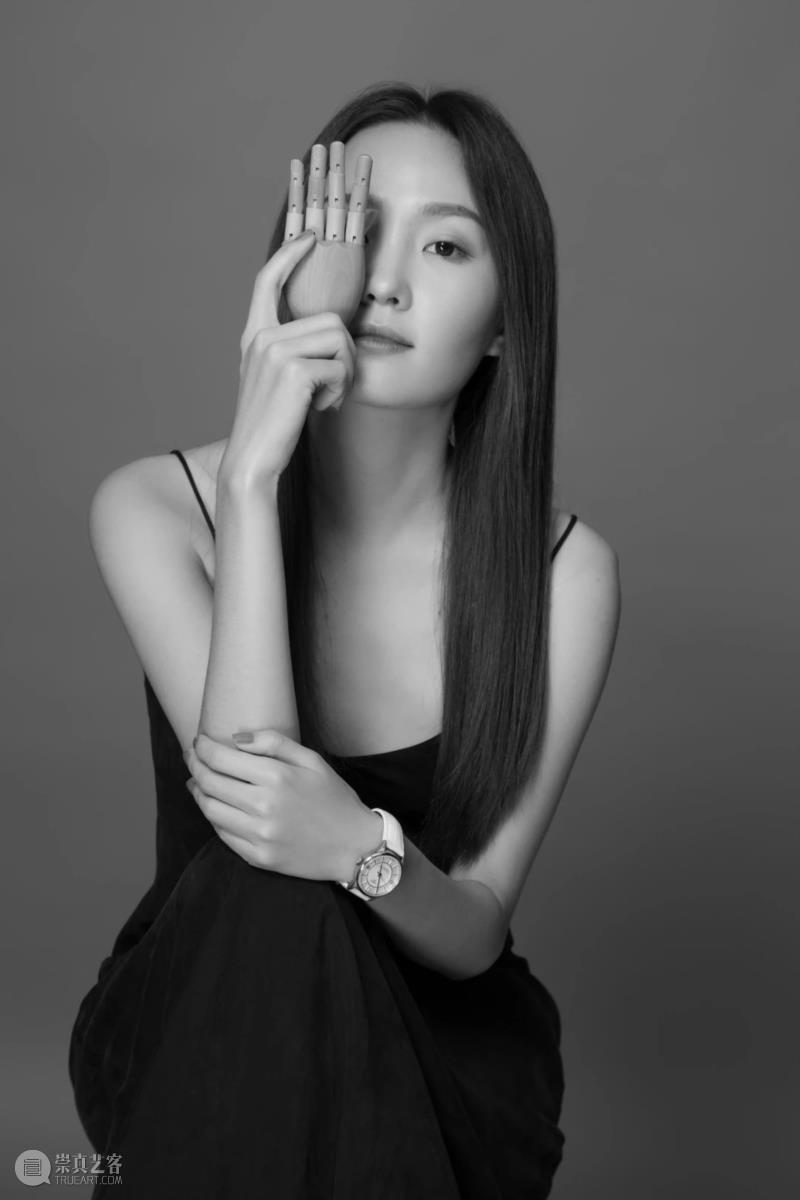 杨怡  胡箫桐  赵子怡  王晴园  马爽  金金杨怡1989出生于上海,上海