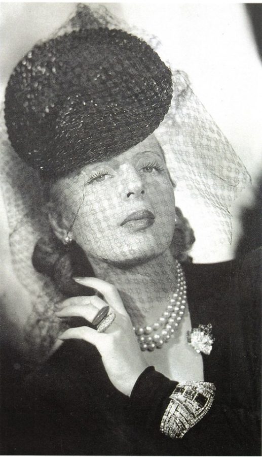Tamara Lempicka photographed by Dora Kallmus of d’Ora Studio, Paris, 1929. Source，Pinterest.jpg