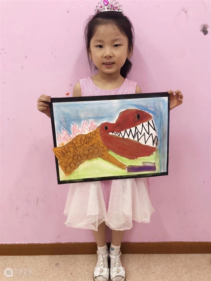 19.7.28色粉恐龙.JPG