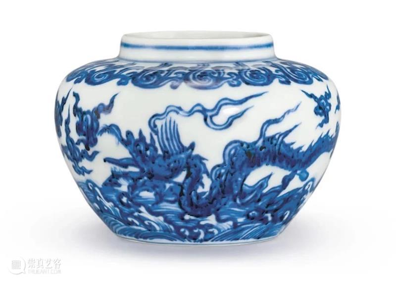 显赫私人珍藏:明成化青花海水应龙纹小罐 艺术财经 蘇富比 青花 海水 龙纹 小罐 私人珍藏 中国 艺术 珍品 拍卖会 私人 崇真艺客
