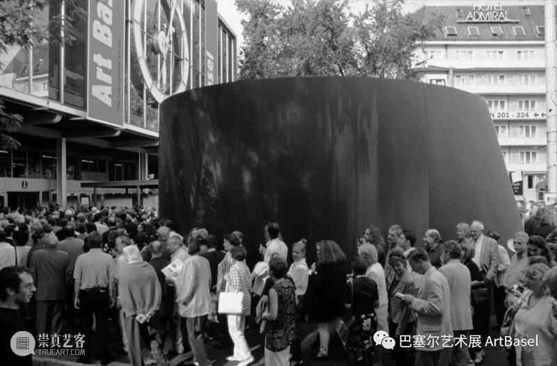 巴塞尔艺术展50年：对话展会摄影师Kurt Wyss 巴塞尔 摄影师 Kurt Wyss 艺术展 展会 瑞士巴塞尔 艺术 艺术家 情谊 崇真艺客