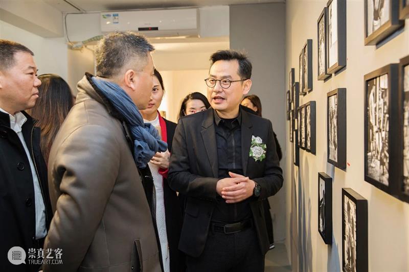 艾米李画廊 · 读画记 | 萧戈影像人物的叙述性 影像 萧戈 艾米 李画廊 人物 叙述性 锦鲤 奇境 幻景 空间 崇真艺客