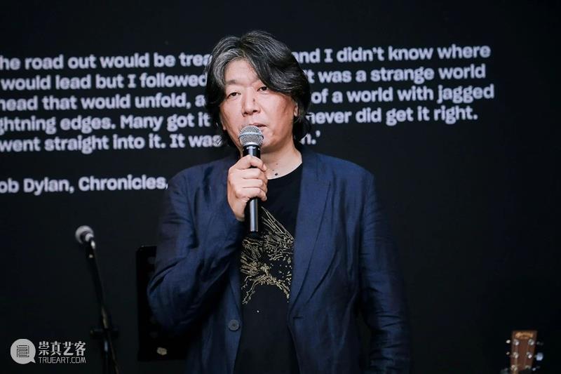 鲍勃·迪伦：我活着像个诗人，死后也还是个诗人 鲍勃·迪伦 诗人 死后 艺术 大展 揭幕 今日美术馆 帷幕 迪伦 视觉 崇真艺客