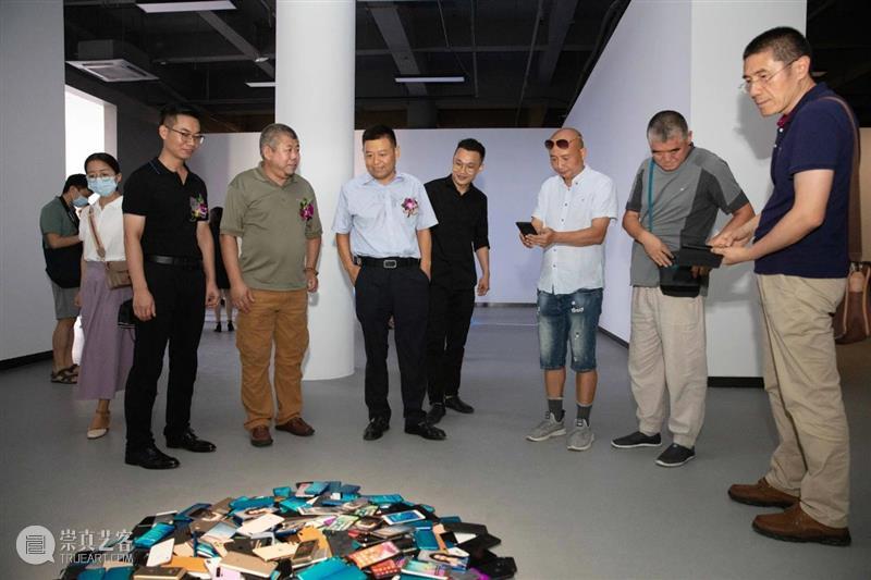 “楚材晋用”湖北当代艺术邀请展在深开幕 湖北 艺术 深圳市美丽集团有限公司 深圳市文博宫投资有限公司 深圳市文博宫艺术品有限公司 湖北美术学院深圳校友会协办 邀请展 祥山艺术馆 艺术家 作品 崇真艺客