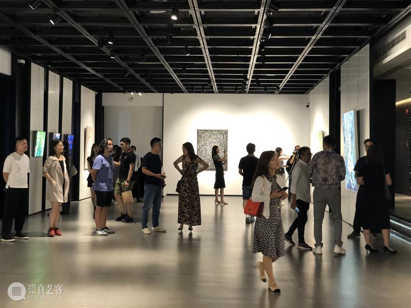 青年艺术家王小双、翟轩弘眼中的“魔都”世界 热点聚焦  王小双 翟轩弘 华泰美术馆 崇真艺客