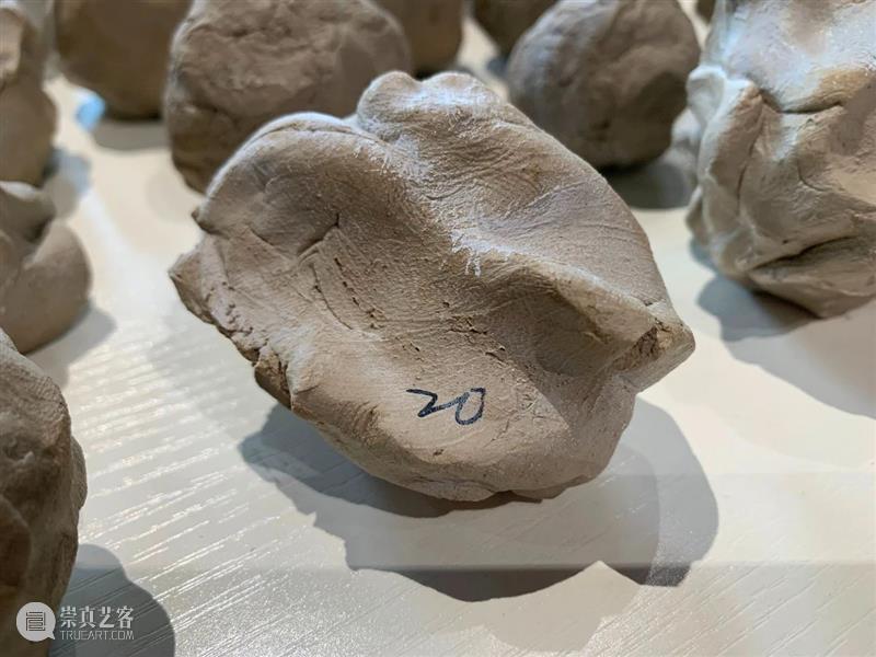 隋建国、刘建华参与三地群展 正在进行中 隋建国 刘建华 三地群展 方法 艺术家 时间 空间 身体 北京中关村壹号壹美美术馆 盛葳 崇真艺客