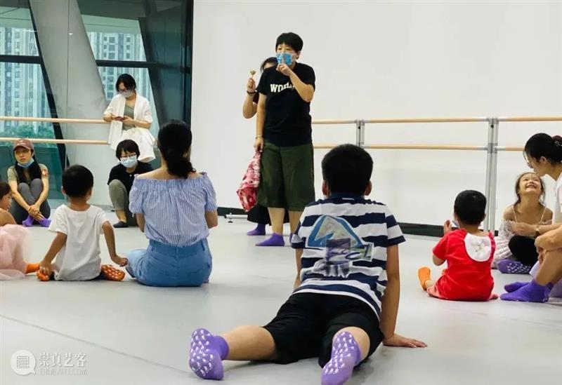 长沙，我们来啦！ 长沙 小伙伴们 爱丁堡前沿剧展 全国 城市 安德鲁与多莉尼 剧目 策展 团队 年度 崇真艺客