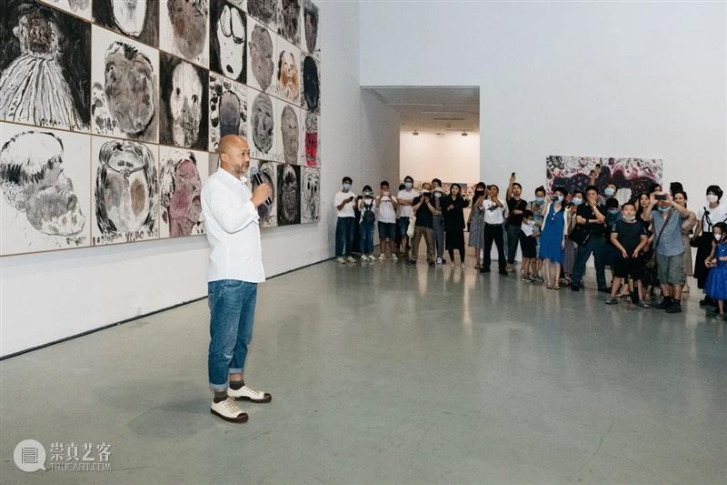 古今东西,打破融通,一了个展顺利开幕 个展 古今 东西 今日美术馆 北京今日美术馆 策展 阿克曼 学术 主持 艺术家 崇真艺客