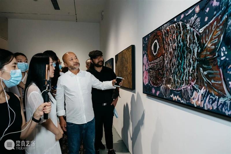 古今东西,打破融通,一了个展顺利开幕 个展 古今 东西 今日美术馆 北京今日美术馆 策展 阿克曼 学术 主持 艺术家 崇真艺客