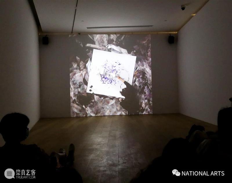国家美术·展讯丨以花之名——上海明珠美术馆 上海明珠美术馆 国家 美术 展讯 名称 日期 地点 开幕式 嘉宾 艺术家 崇真艺客
