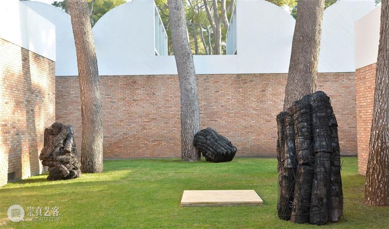 贝浩登全新线上展厅 | 李英培“工作室绘画” 博文精选 PERROTIN 李英培 工作室 贝浩登 线上 展厅 图片 艺术家 韩国 Bae 木炭 崇真艺客