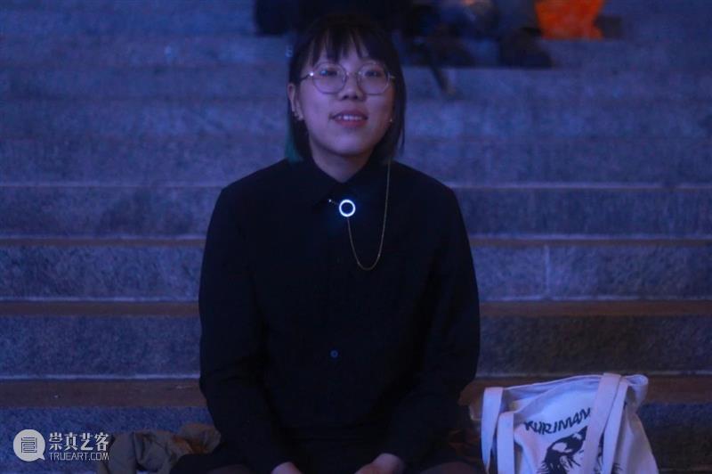 明日 3 场活动大放送!策展人导览、忍不住谈音乐、流动的策展 北京中间美术馆 策展人 活动 策展 音乐 114:30 孙杲睿 地点 中间美术馆 前台 导览 崇真艺客