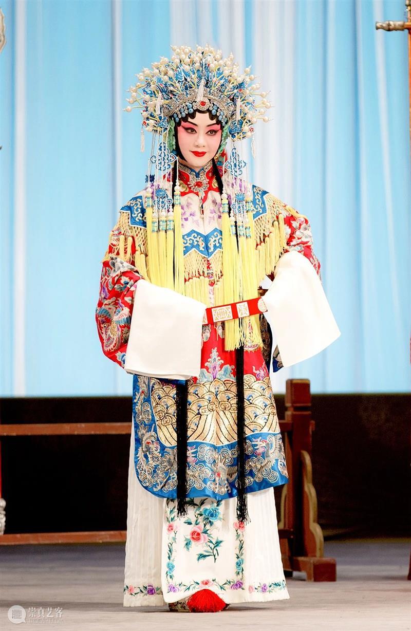 原来刘皇叔在京剧里如此活泼……  广州大剧院 刘皇叔 京剧 前不久 朋友 视频 画面 于和伟 奏乐 一出好戏 荒岛 崇真艺客