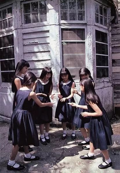 少女真是怎么拍都好看 少女 文章 公众 名利场 艺术 镜头 日后 稚气 筱山纪信 灵气 崇真艺客