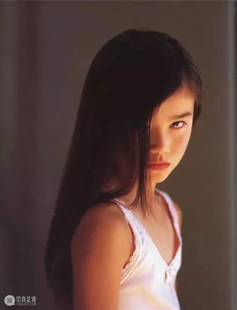 少女真是怎么拍都好看 少女 文章 公众 名利场 艺术 镜头 日后 稚气 筱山纪信 灵气 崇真艺客