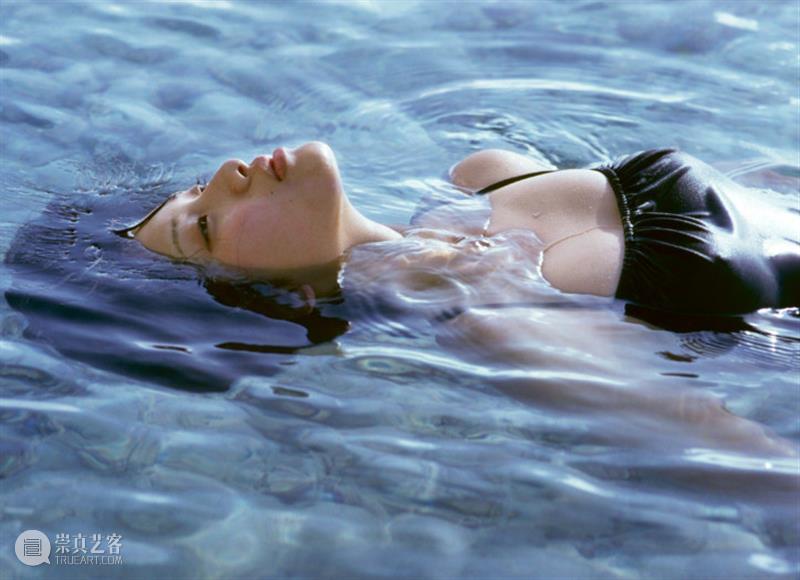 少女真是怎么拍都好看 少女 文章 公众 名利场 艺术 镜头 日后 稚气 筱山纪信 灵气 崇真艺客