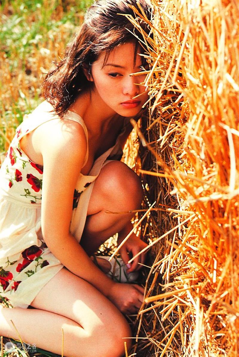 少女真是怎么拍都好看 少女 文章 公众 名利场 艺术 镜头 日后 稚气 筱山纪信 灵气 崇真艺客