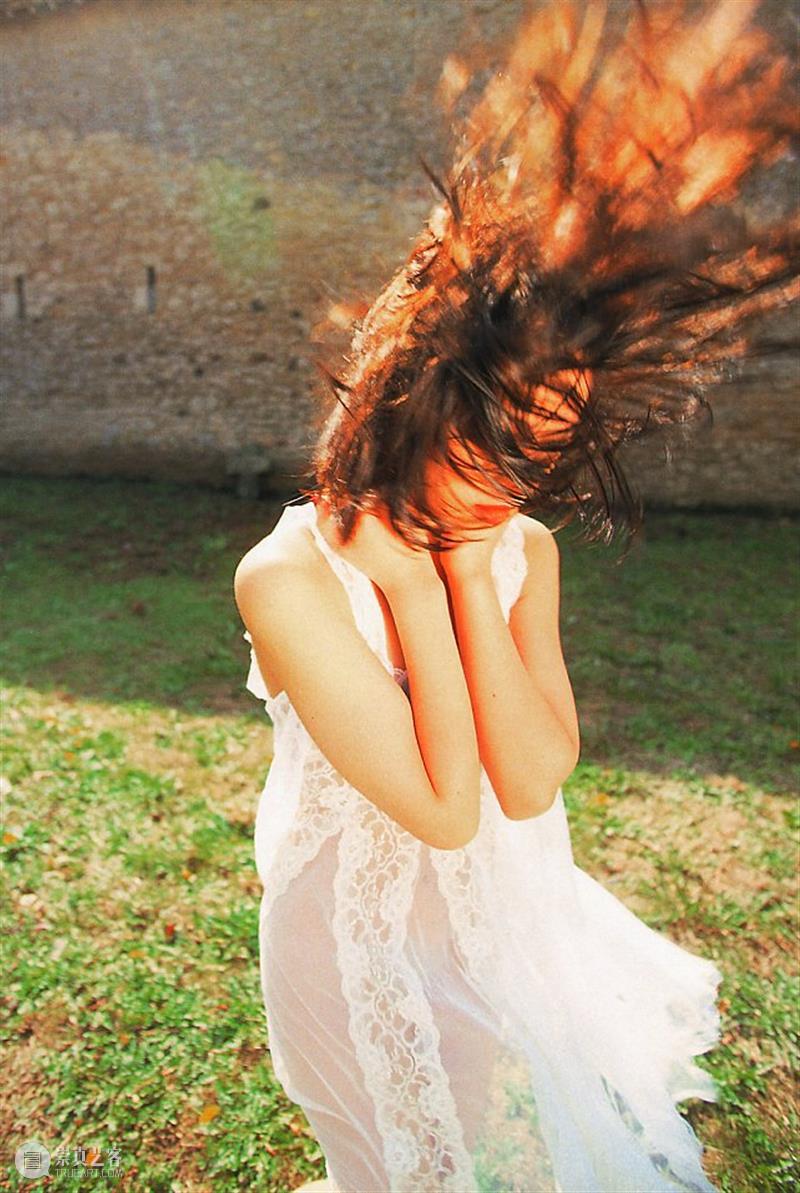 少女真是怎么拍都好看 少女 文章 公众 名利场 艺术 镜头 日后 稚气 筱山纪信 灵气 崇真艺客