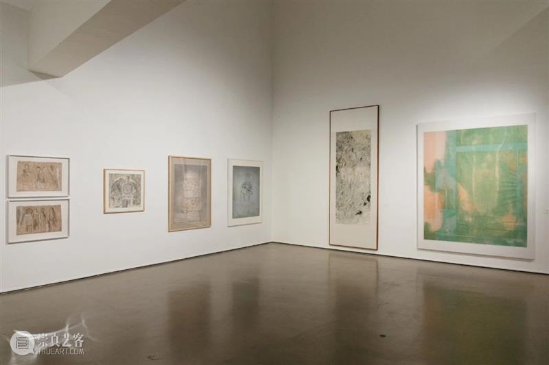 “她水墨——中国当代女艺术家水墨大展”盛大开幕 水墨 中国 艺术家 大展 今日美术馆 现场 嘉宾 开幕式 上策展 杨维民 崇真艺客