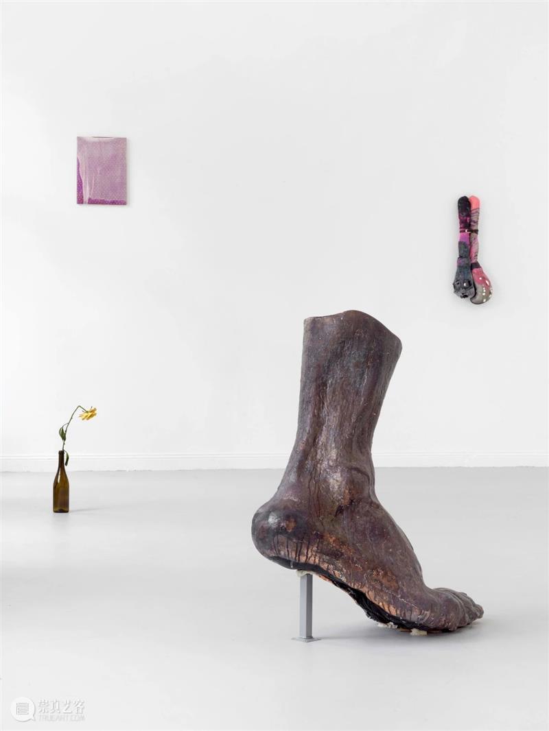 户尔柏林 | 群展「WALKING IN ICE」在冰上行走 | 正在展出 柏林 户尔 群展 现场 ICE 展期 Duration 地址 Location Potsdamer 崇真艺客
