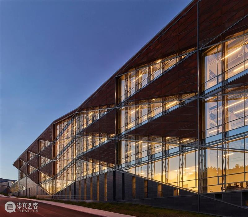 沃兹耶因大学建筑与设计学院 / ARK-itecture 视频资讯 ADCNews 沃兹耶 大学 建筑 学院 ARK Ozbunar 土耳其私立大学 总体规划 工作 结晶 崇真艺客