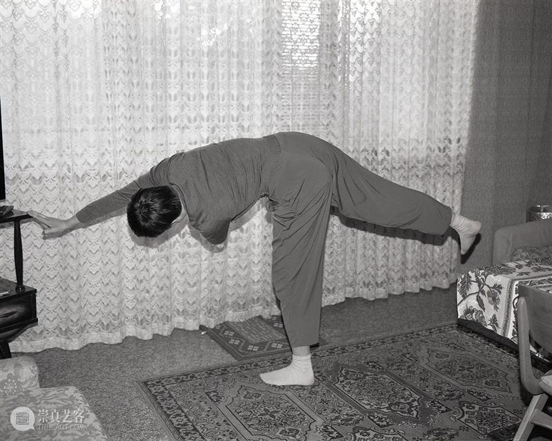 纵使夜幕降临,太阳从未死去 太阳 Zelenkova编者按 布拉格 诗人 Sudek 先锋 艺术家 Funke 捷克 Goldin 崇真艺客