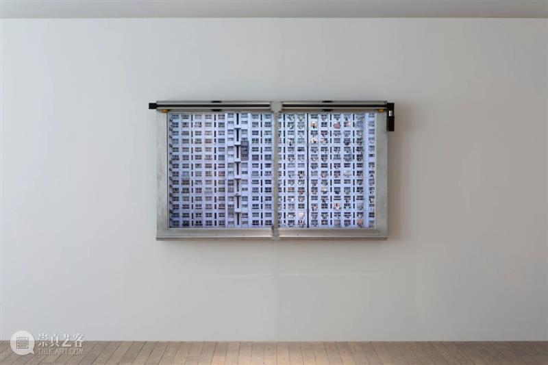 胡为一 ：“积聚与生成——2020上海当代艺术展”参展艺术家 艺术家 上海 艺术展 作品 Works 无痕 液晶显示器 铝合金 窗框 钢化玻璃 崇真艺客