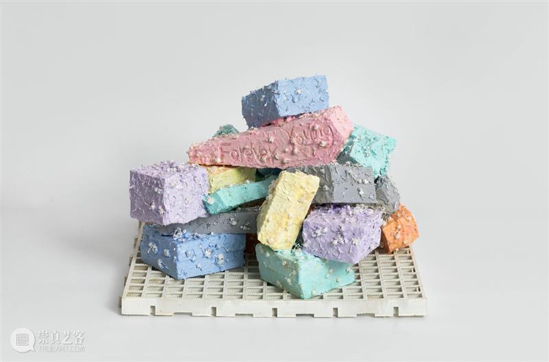 燎原说画 | 分蛋糕 “废墟蛋糕” 废墟 蛋糕 燎原 画廊 黄燎原 视频 郑维 202050x50x35cm丙烯 树脂 人体 崇真艺客