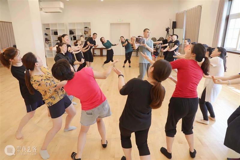 行动即感知 | 暑期戏剧教育表演工作坊圆满结束 戏剧 表演工作坊 世界 前夕 行动 智慧 工作坊 学员们 掌声 上海话剧艺术中心 崇真艺客