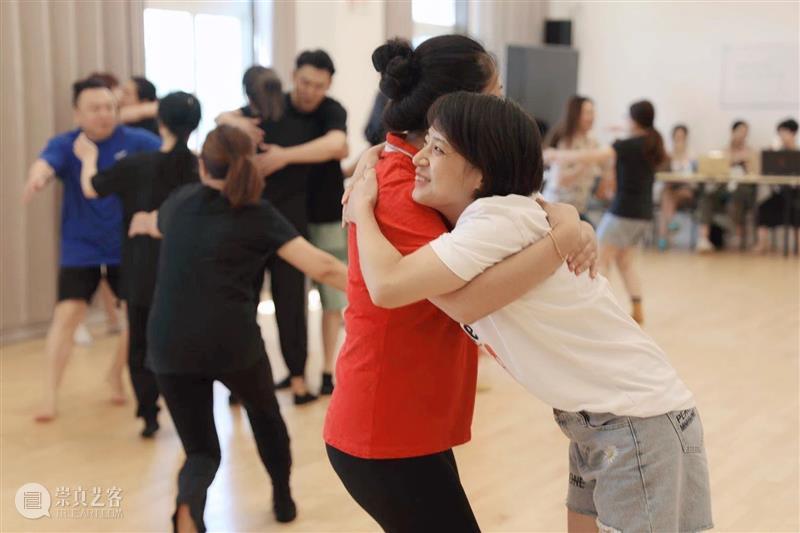 行动即感知 | 暑期戏剧教育表演工作坊圆满结束 戏剧 表演工作坊 世界 前夕 行动 智慧 工作坊 学员们 掌声 上海话剧艺术中心 崇真艺客