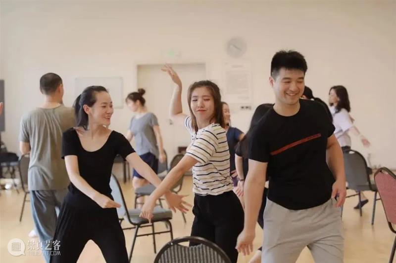 行动即感知 | 暑期戏剧教育表演工作坊圆满结束 戏剧 表演工作坊 世界 前夕 行动 智慧 工作坊 学员们 掌声 上海话剧艺术中心 崇真艺客