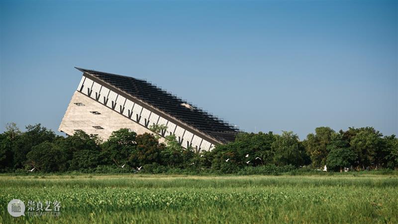 泰国农业部金禧年博物馆，‘倾倒’的大楼 / Plan Architect 大楼 泰国农业部金禧年博物馆 Studio 泰国农业部 金禧年博物馆 泰国 农业 技术 知识 项目 崇真艺客