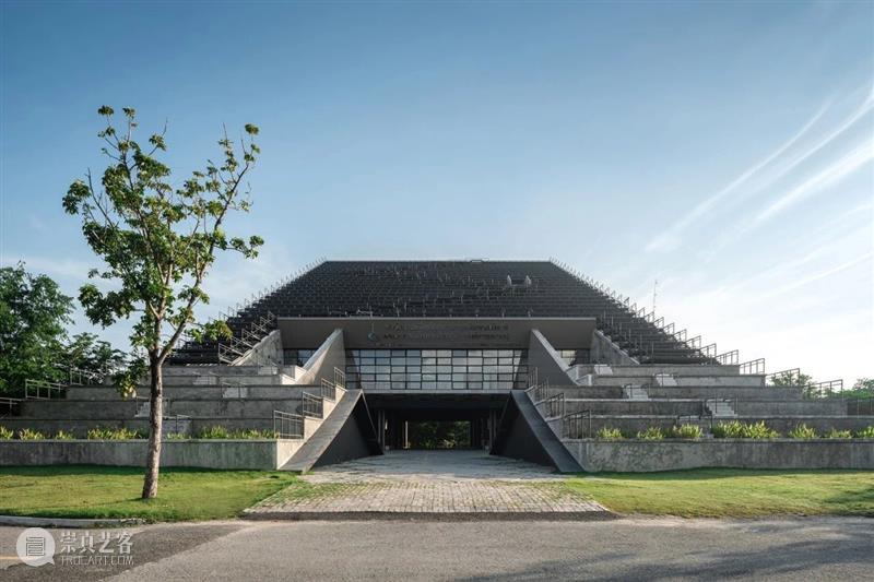 泰国农业部金禧年博物馆，‘倾倒’的大楼 / Plan Architect 大楼 泰国农业部金禧年博物馆 Studio 泰国农业部 金禧年博物馆 泰国 农业 技术 知识 项目 崇真艺客