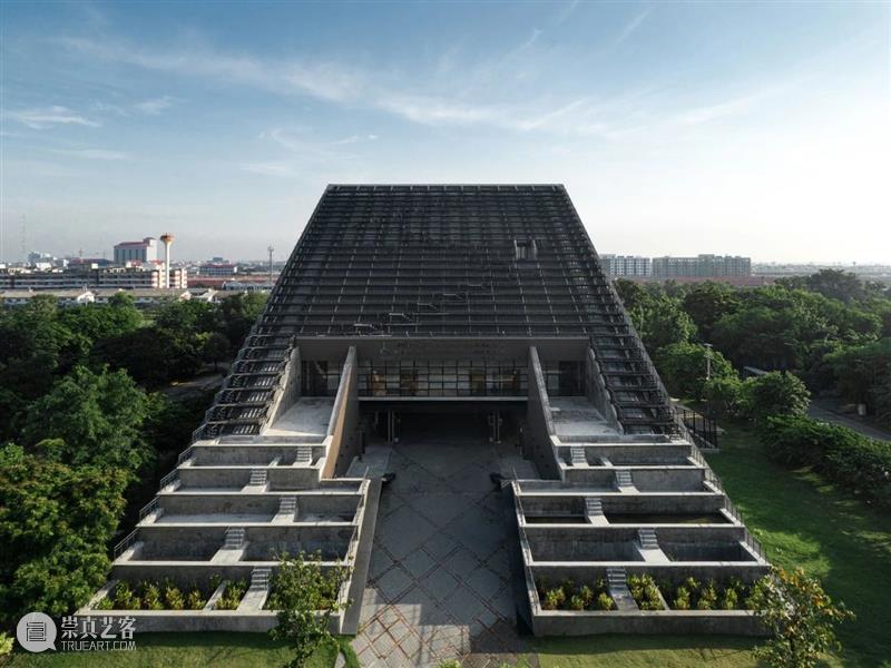 泰国农业部金禧年博物馆，‘倾倒’的大楼 / Plan Architect 大楼 泰国农业部金禧年博物馆 Studio 泰国农业部 金禧年博物馆 泰国 农业 技术 知识 项目 崇真艺客