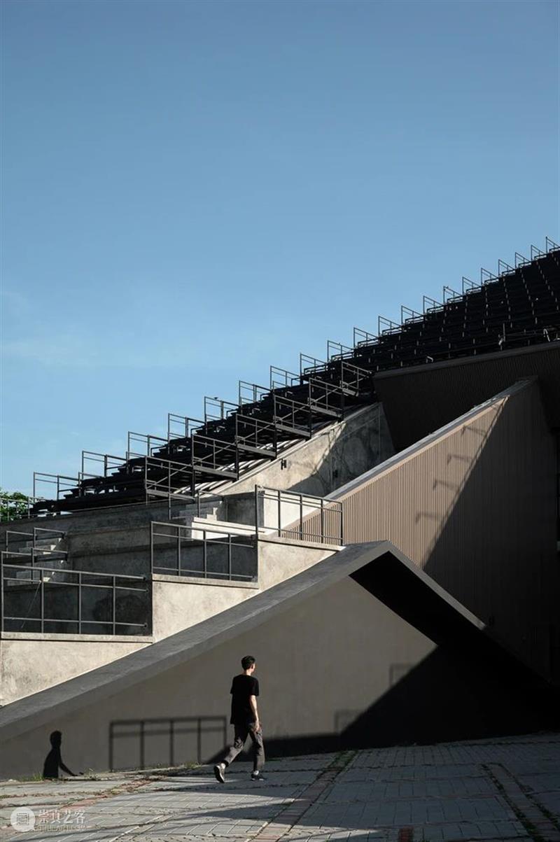 泰国农业部金禧年博物馆，‘倾倒’的大楼 / Plan Architect 大楼 泰国农业部金禧年博物馆 Studio 泰国农业部 金禧年博物馆 泰国 农业 技术 知识 项目 崇真艺客