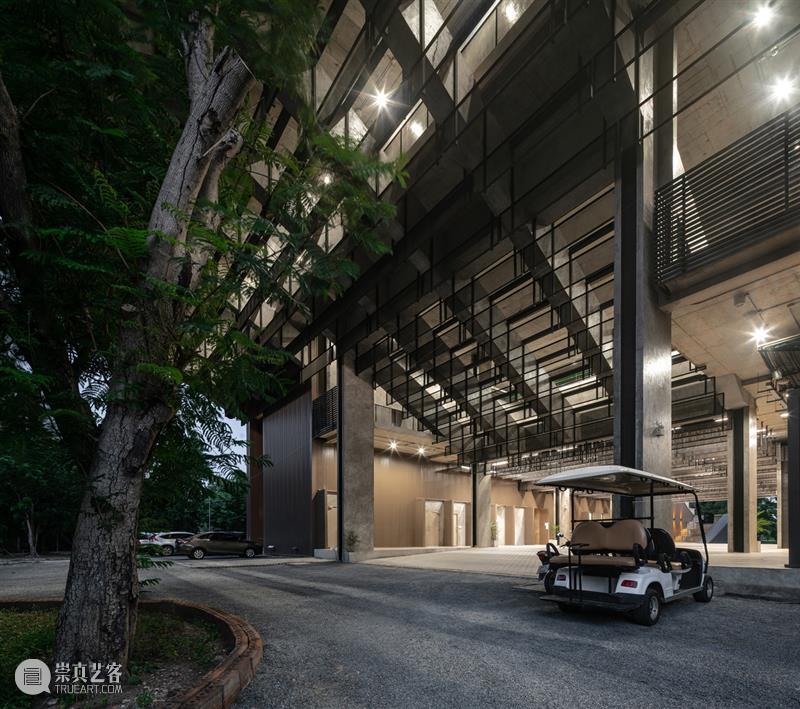 泰国农业部金禧年博物馆，‘倾倒’的大楼 / Plan Architect 大楼 泰国农业部金禧年博物馆 Studio 泰国农业部 金禧年博物馆 泰国 农业 技术 知识 项目 崇真艺客