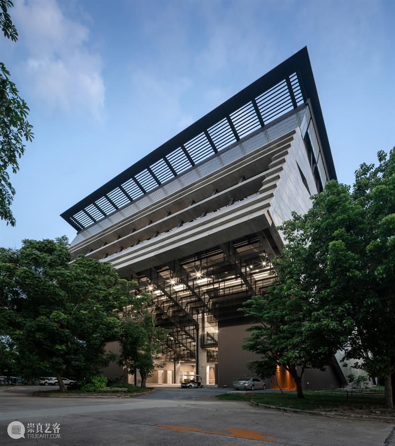泰国农业部金禧年博物馆，‘倾倒’的大楼 / Plan Architect 大楼 泰国农业部金禧年博物馆 Studio 泰国农业部 金禧年博物馆 泰国 农业 技术 知识 项目 崇真艺客