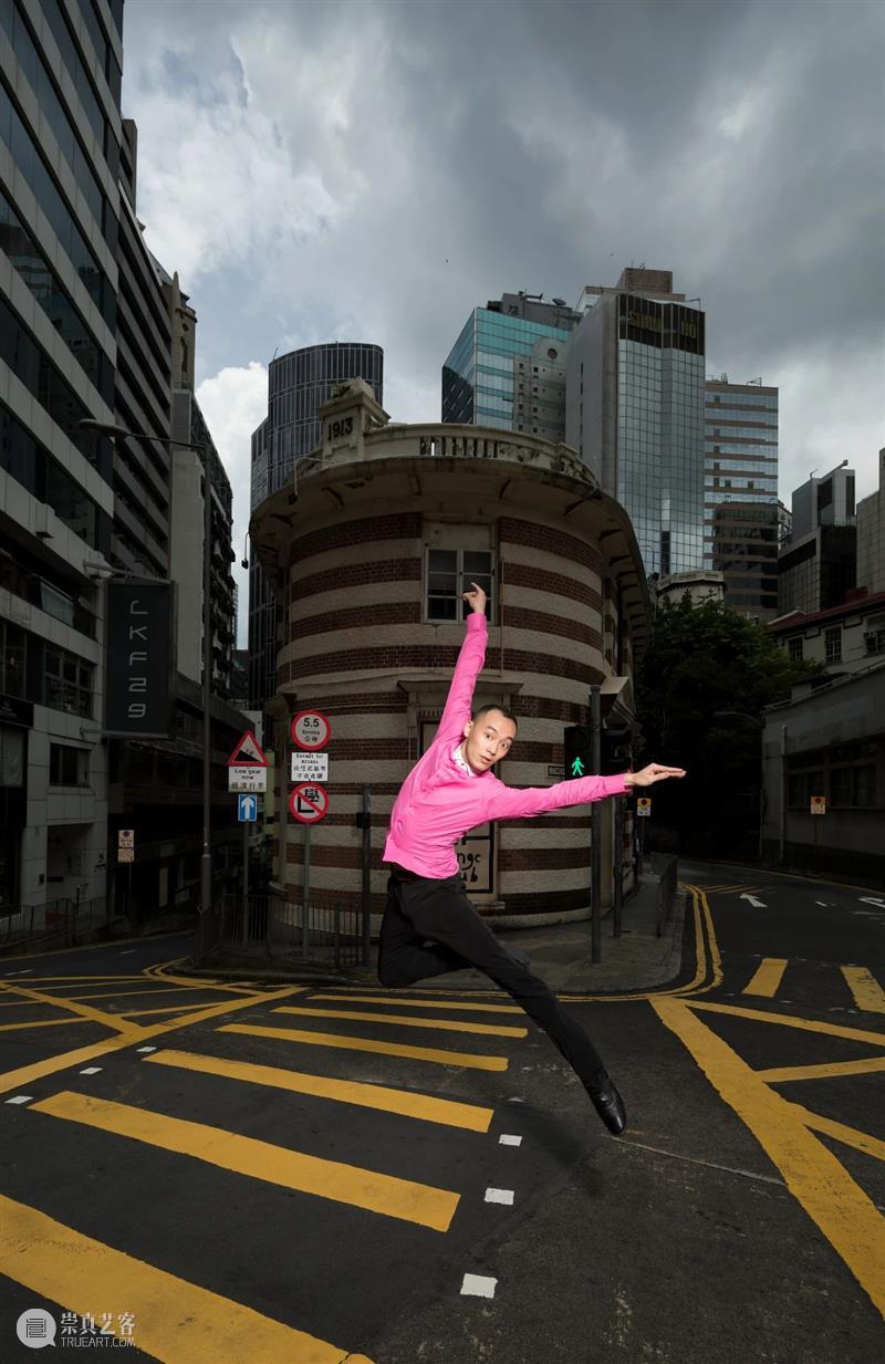 香港活动预告:当代舞艺术家杨浩呈献表演《风中摇曳》致敬「劳娜·辛普逊:特立独行」 劳娜·辛普逊 艺术家 香港 当代 杨浩 活动 Simpson 大中华地区 首场 个展 崇真艺客