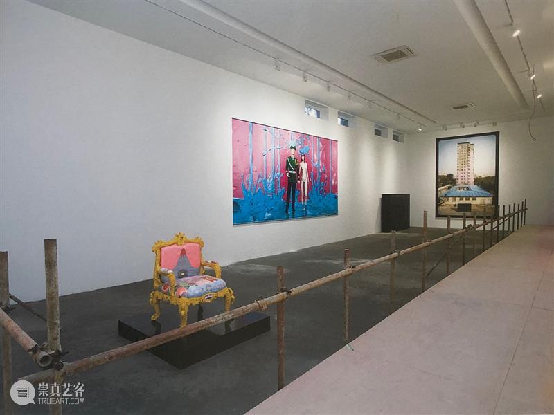 林大档案 | 展览: 悬在空中 浮于表面 林大 档案 表面 林大艺术中心 活动 文献 出版物 作品 历史 艺术 崇真艺客